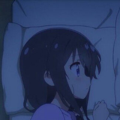 男子爬山摔倒反救了自己一命